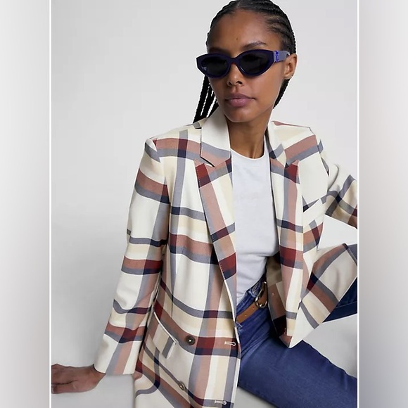 TOMMY HILFIGER - BOYFRIEND FIT DOUBLE-BREASTED BLAZER - SIZE 2 — used once - Picture 2 of 4